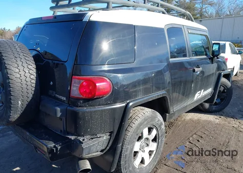 2007 Toyota Fj Cruiser z USA, uszkodzony, nr VIN JTEBU11F470017217